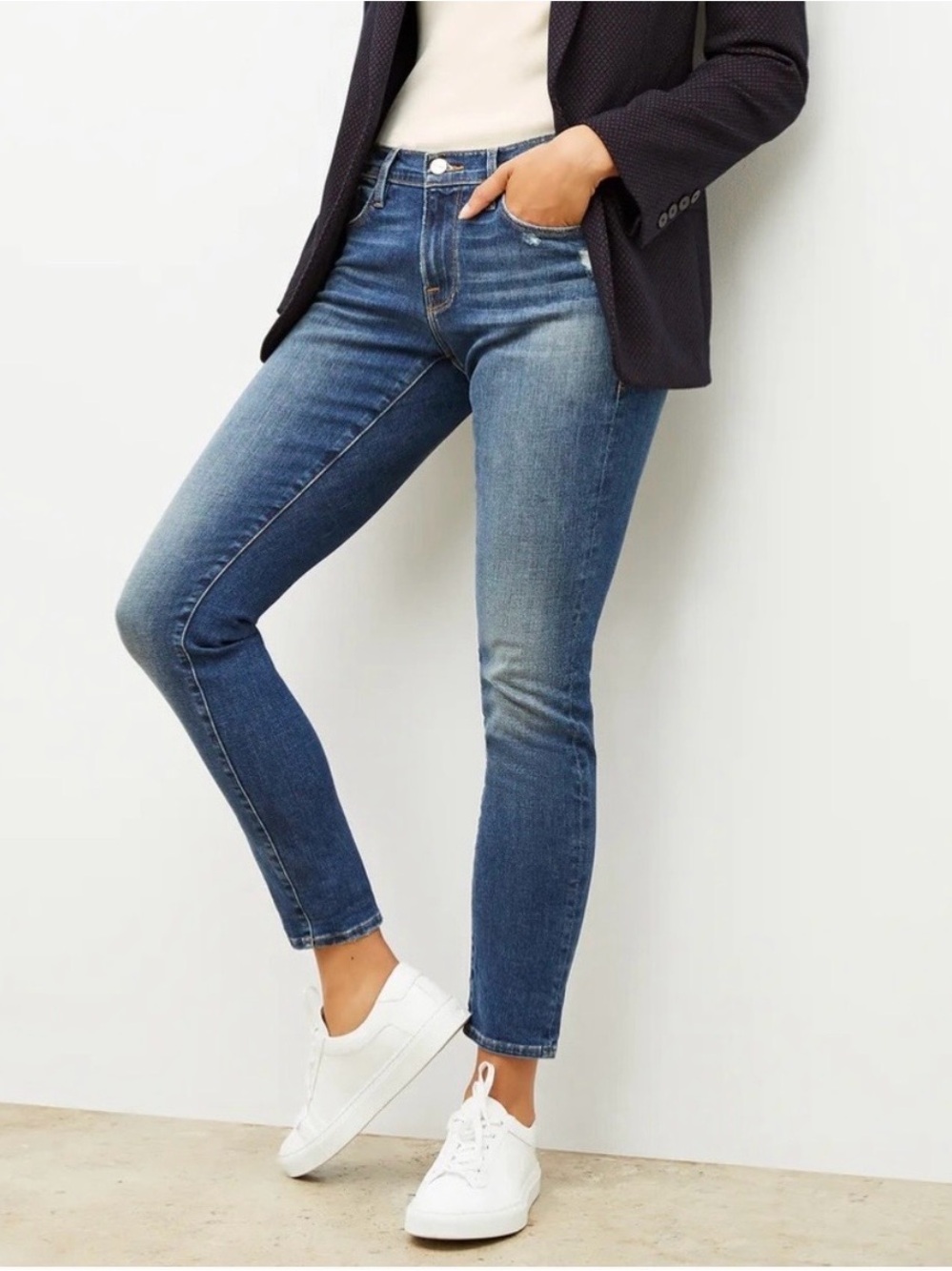 FRAME LeGarcon Mid-Rise Straight-Leg Blue Jeans, Size 31